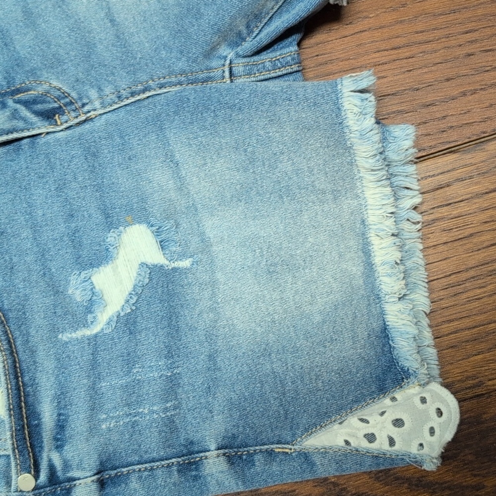 Judy Blue -  Mid Rise Denim Cut Off Shorts With Eyelet Detail - Picture 4 of 6